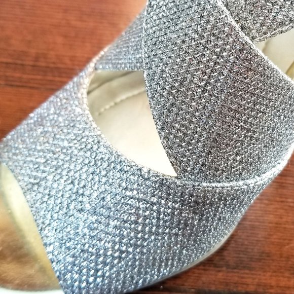 Bandolino Shoes - Picture 7 of 7